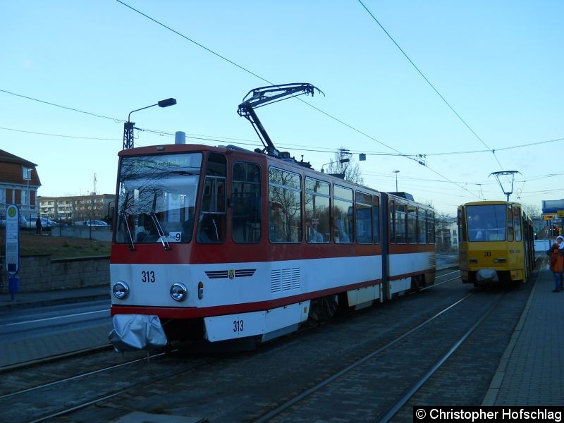 Bild: TW 316 an der Haltestelle Huttenstraße.