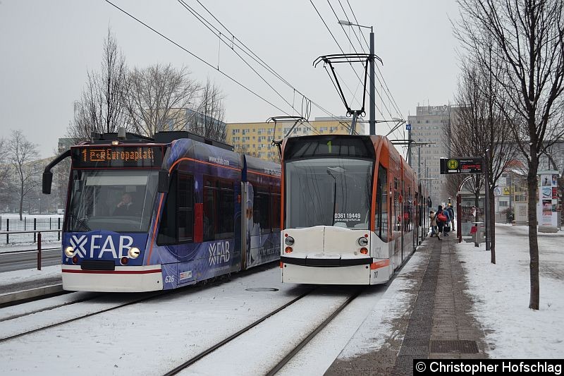 Bild: Tw 626 in der Haltestelle Vilniuser Straße.