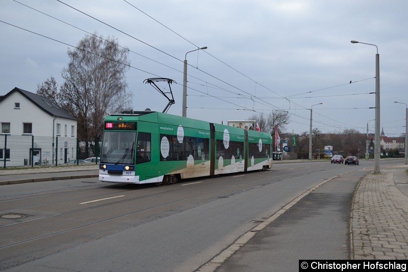 Bild: TW 1117 als Linie 10 in Richtung Lößnig zwischen den Haltestelle Meusdorfer Straße und Triftweg.