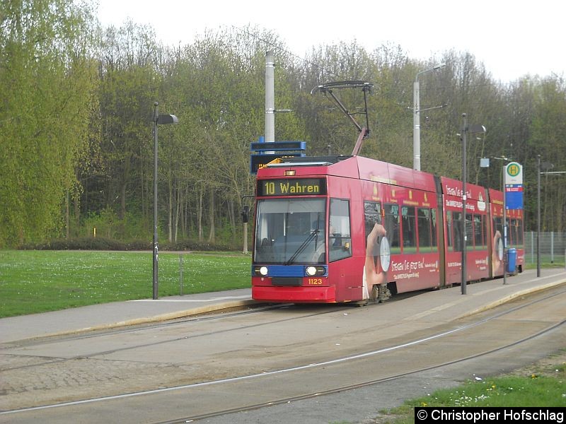 Bild: TW 1123 in Lößnig auf der Linie 10.