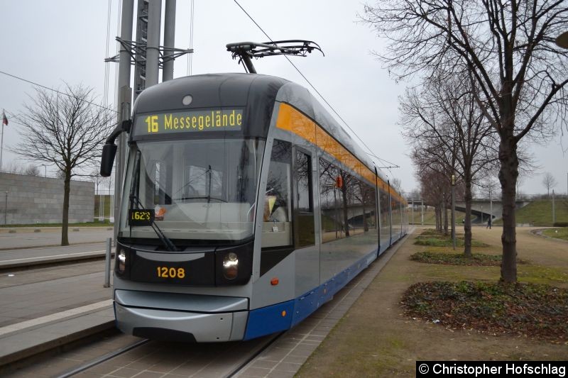 Bild: TW 1208 als Linie 16 an der Endstelle Messegelände.