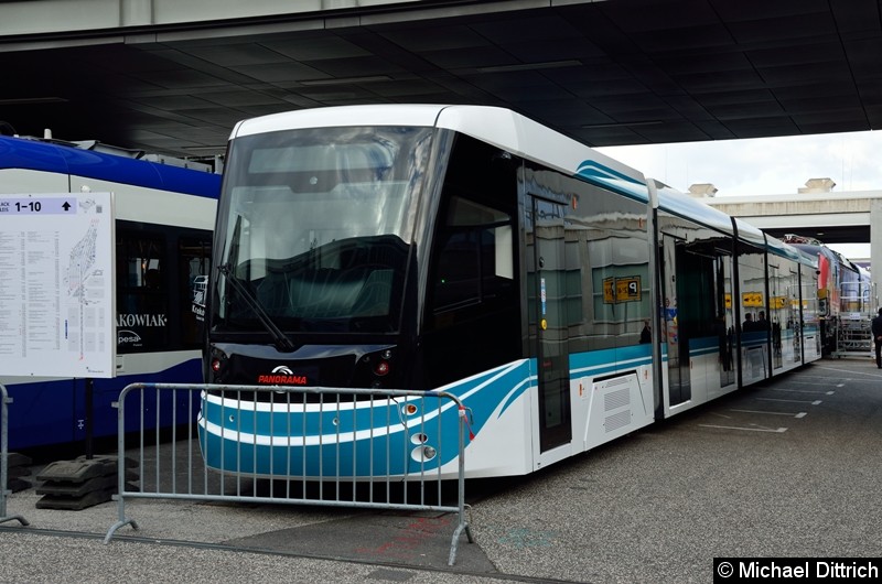 Bild: Diese Straßenbahn ist für die türkische Region Kocaeli. Hersteller ist Durmaray, bezeichnet wird das Fahrzeug als Panorama.