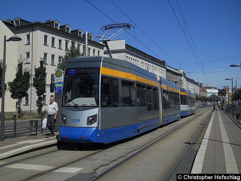 Bild: An der Haltestelle Leibnizstraße.