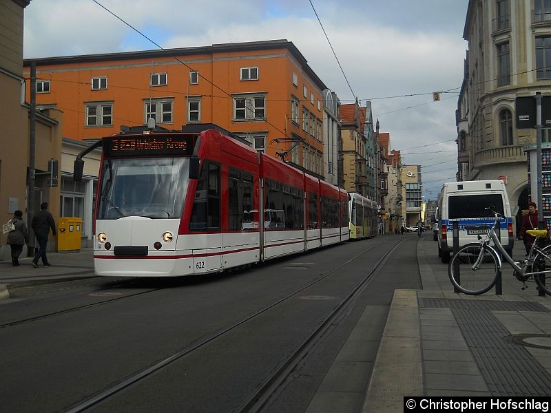 Bild: TW 622+708 auf der Linie 3 am Hauptbahnhof.