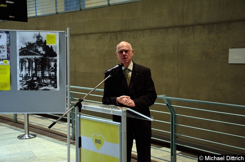 Bild: Ehrengast war der Bundestagspräsident Dr. Norbert Lammert, hier bei seiner Ansprache auf dem U-Bahnhof Bundestag.