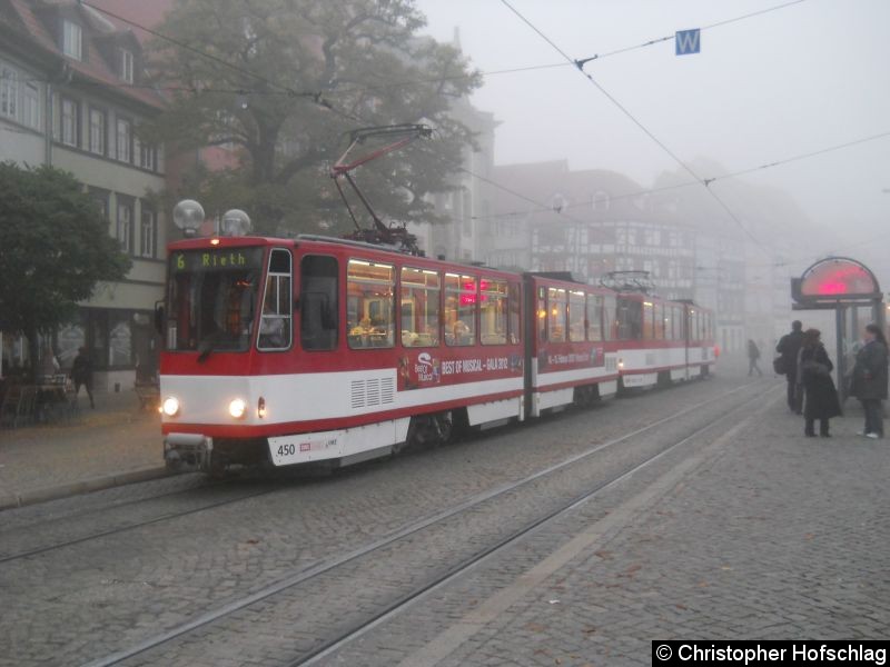 Bild: TW 450 auf der Linie 6 am Domplatz.