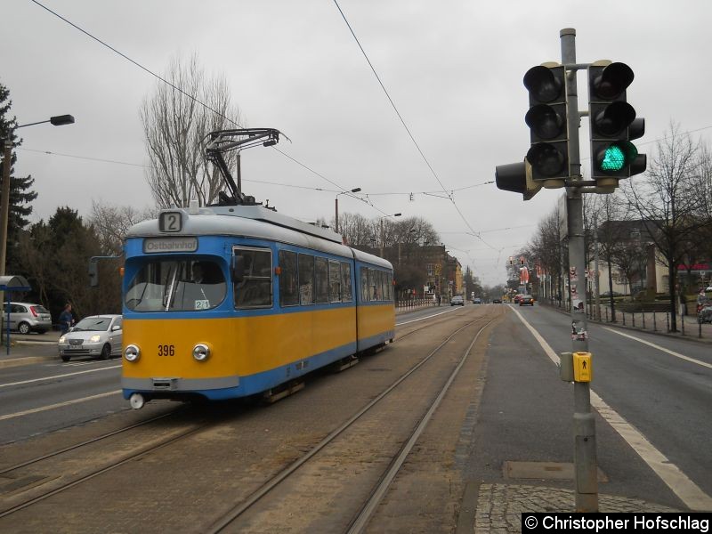 Bild: TW 369 kurz vor der Haltstelle Huttenstraße auf der Linie 2.