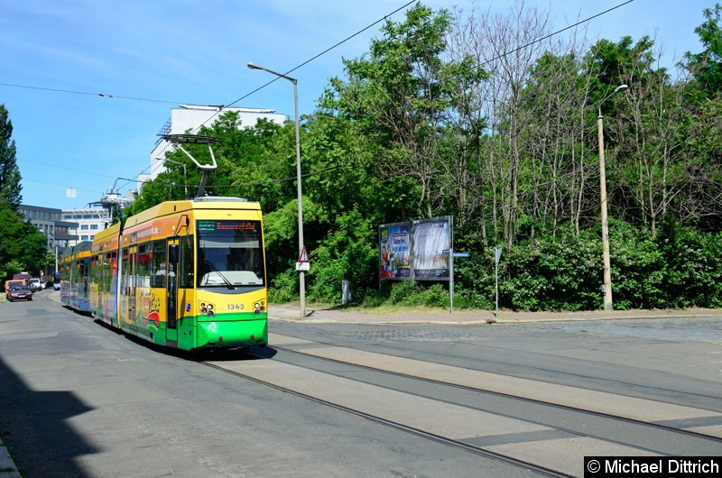 Bild: 1343 + 1321 als Linie 3 auf der Umleitungsstrecke in der Kohlgartenstr. Ecke Gabelsbergerstr.