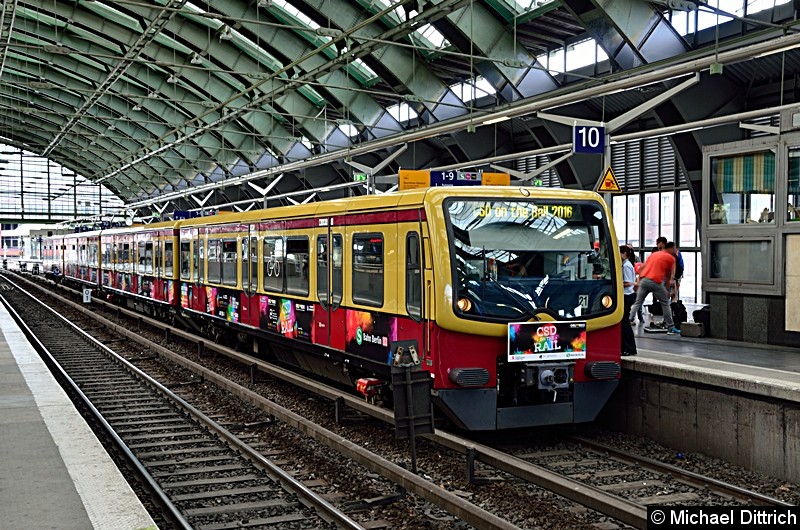 Als CSD on the Rail verkehrte dieser Sonderzug als Linie S5 zwischen den Bahnhöfen Ostbahnhof und Charlottenburg.
Mit diesem Zug wirbt die S-Bahn für Toleranz und Akzeptanz.