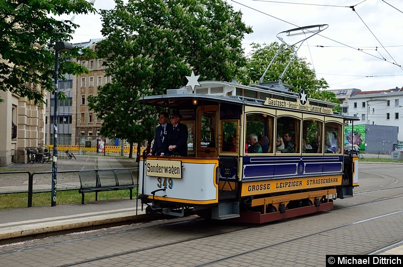 Bild: Historischer Triebwagen 349 (Typ 11) an der Haltestelle Wilhelm-Liebknecht-Platz.