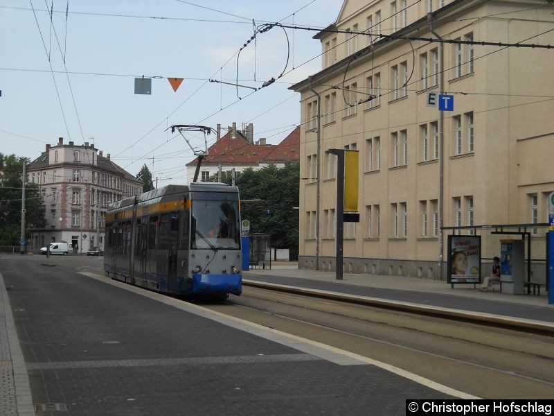 Bild: TW 1346 bei der Überfahrt in Betriebshof Angerbrücke .