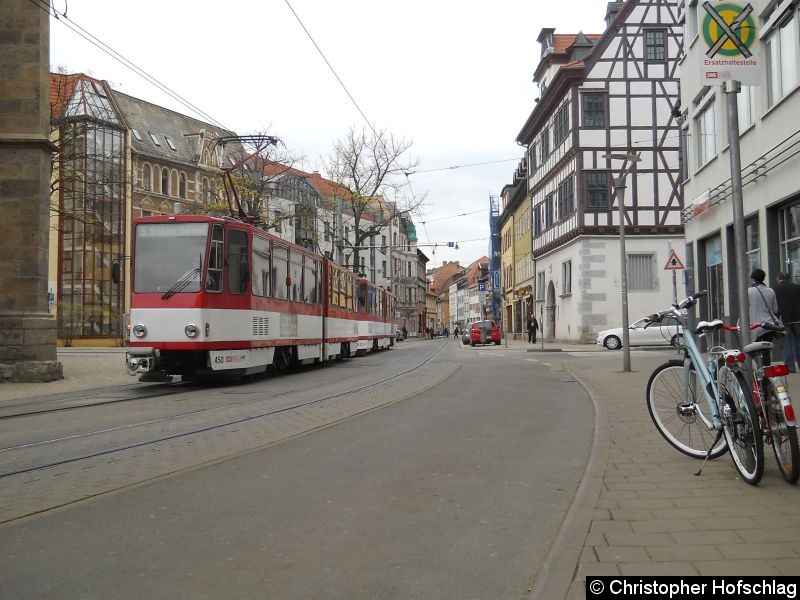 Bild: TW 450+490 auf der Linie 5 kurz vorn Anger.