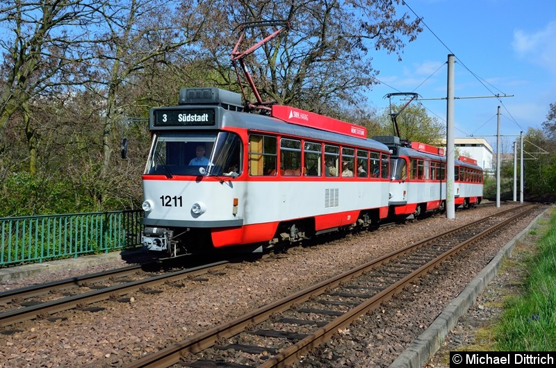 Bild: 1211 + 1176 + 204 als Linie 3 in der Wendeschleife Südstadt.