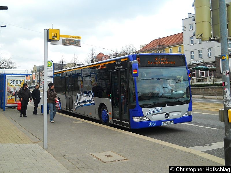Bild: Bus 122 auf der Linie A an der Haltestelle Huttenstraße.