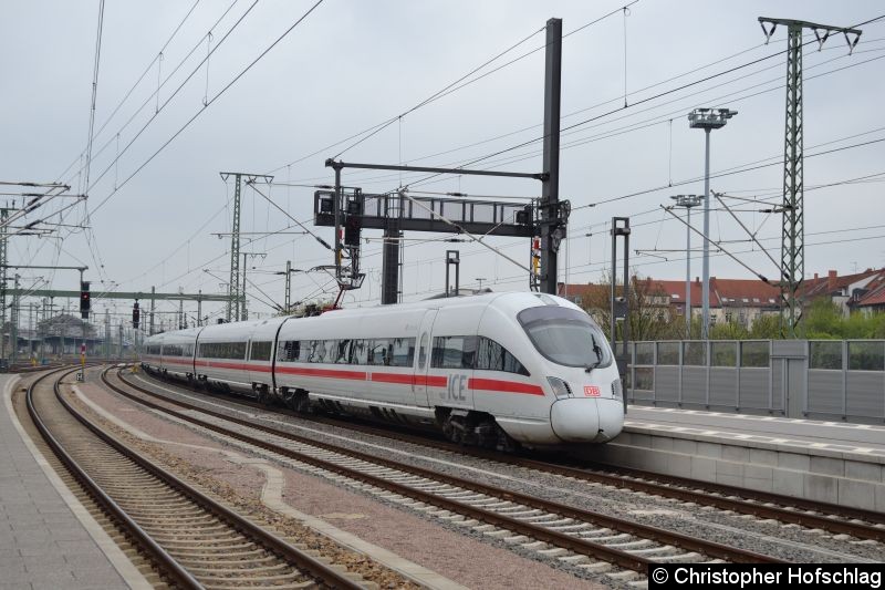 Bild: ICE 1502 bei der Einfahrt in Erfurt Hauptbahnhof mit ICE 1514.