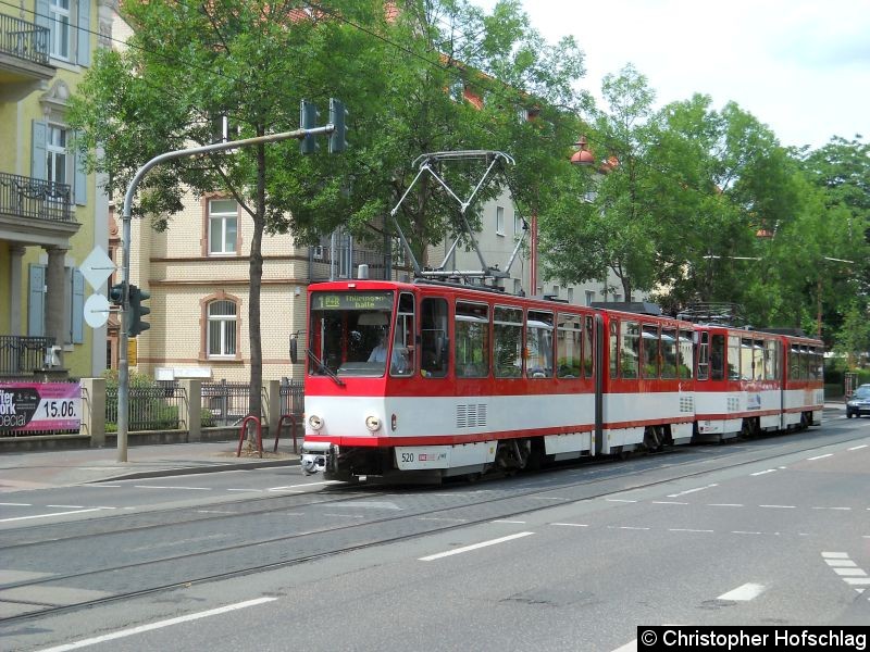 Bild: 520+405 in der Arnstädter Straße auf der Linie 1.