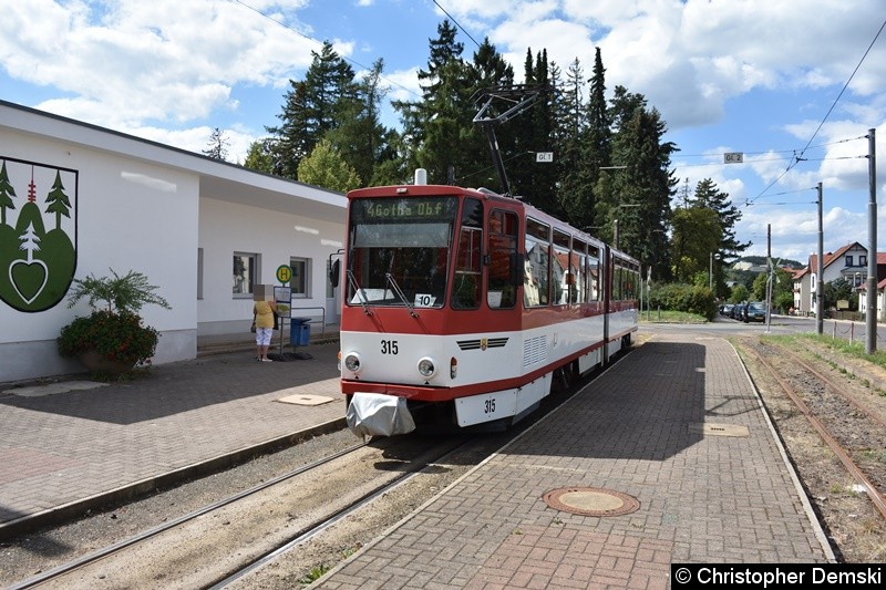 Bild: TW 315 als Linie 4 an der Endstelle Bad Tabarz