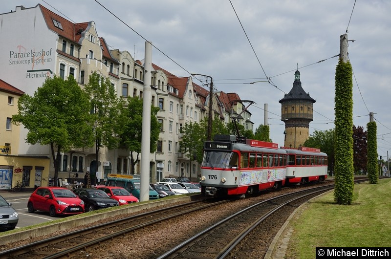 Sonderfahrt mit 1176 + 204: Kurz hinter der Haltestelle 