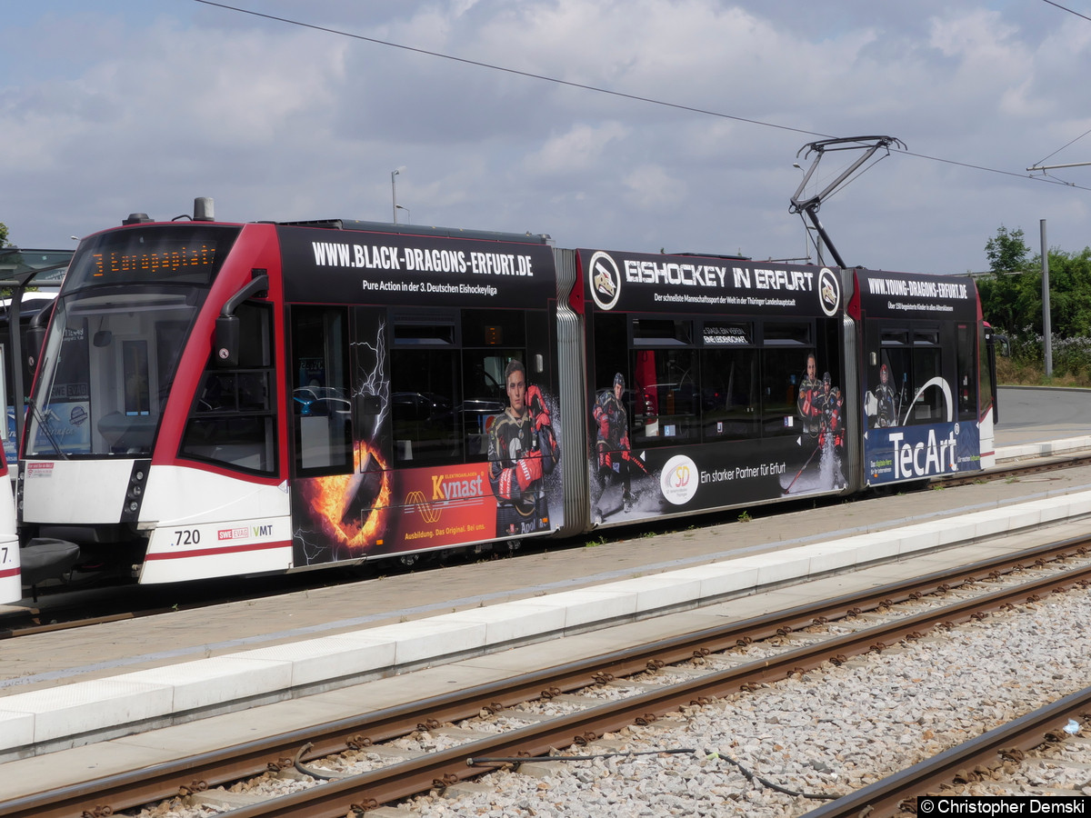 TW 717+720 (als zweiter Wagen) am Urbicher Kreuz.