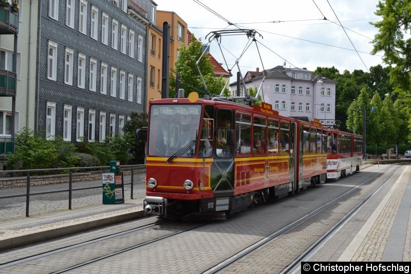 Bild: TW 512+520 als Stadtrundfahrt am Sparkassen-Finanzzentrum.