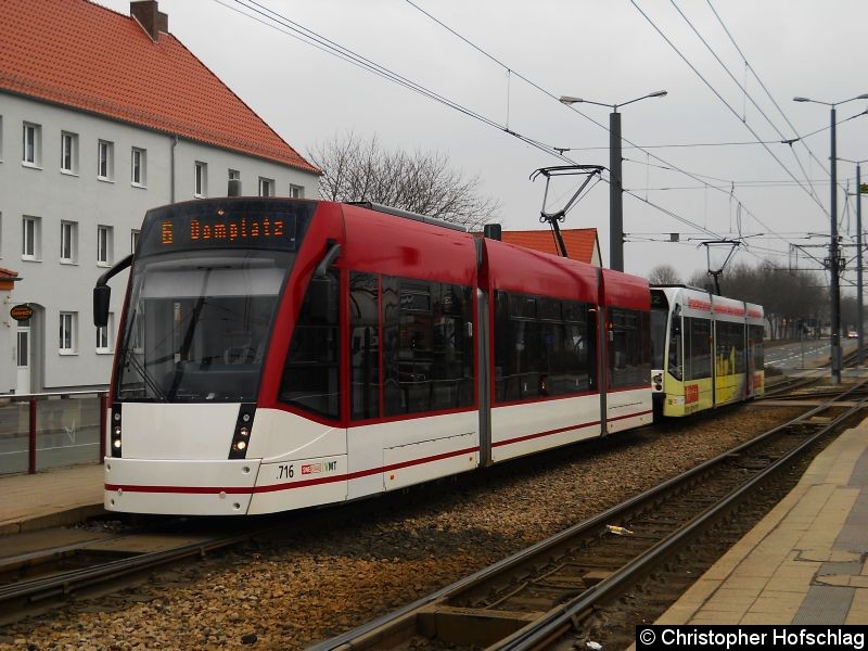 Bild: TW 716+708 als Linie 6 zum Domplatz an der Haltestelle Klinikum.