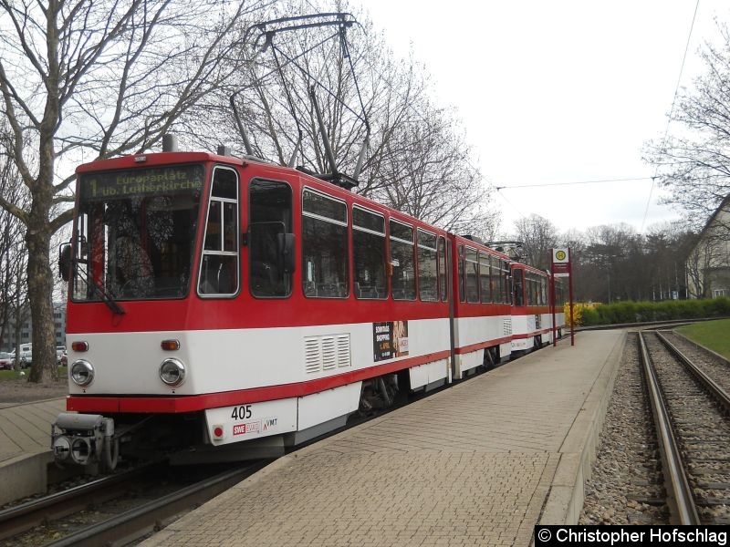 Bild: TW 405+524 auf der Linie 1 an der Thüringenhallle.