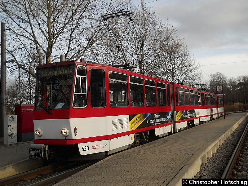 Bild: TW 520+495 auf der Linie 1 an der Thüringenhalle.