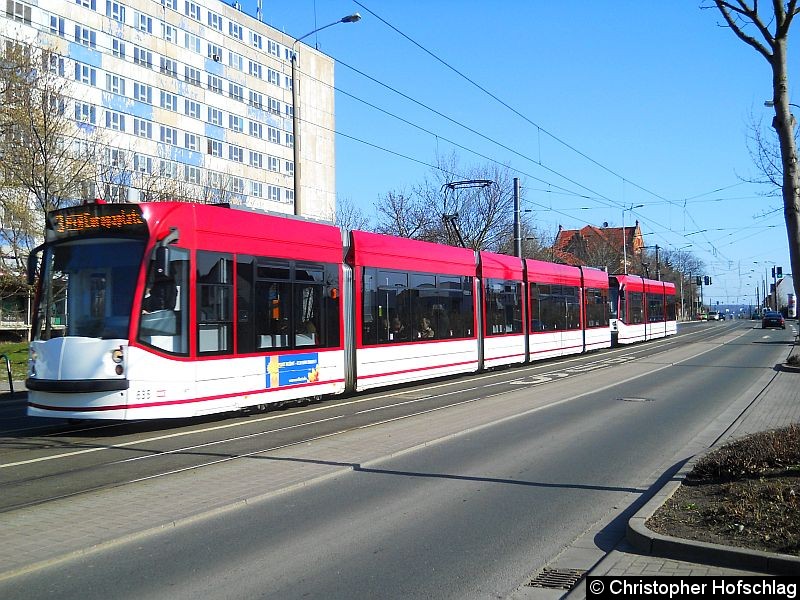 Bild: TW 635+706 in der Nordhäuser Straße Höhe Alte Zahnklinik.