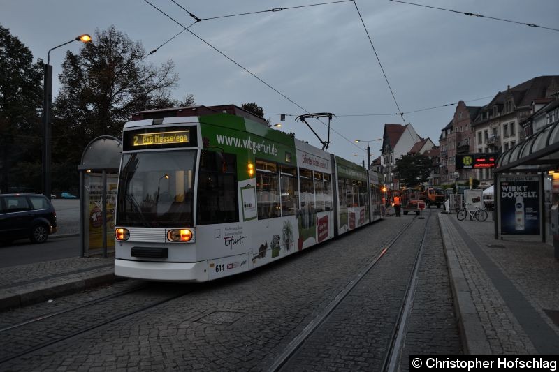 Bild: TW 614 als Linie 2 am Domplatz Süd.