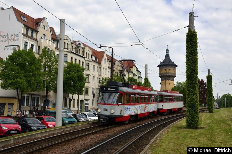 Sonderfahrt mit 1176 + 204: Kurz hinter der Haltestelle 