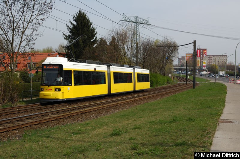 Bild: GT6U 1541 als Linie 16 kurz vor der Haltestelle Landsberger Allee/Rhinstr.