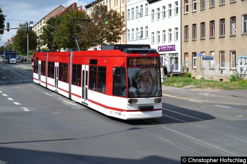 Bild: TW 605 als Linie 2 in der Nordhäuser Straße.