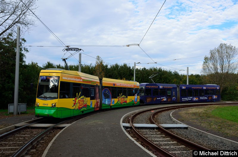 Bild: 1343 + 1314 als Linie 15 in der Wendeschleife in Miltitz.