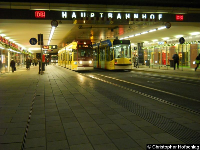 Bild: TW 610 und 647 an der Haltestelle Hauptbahnhof.