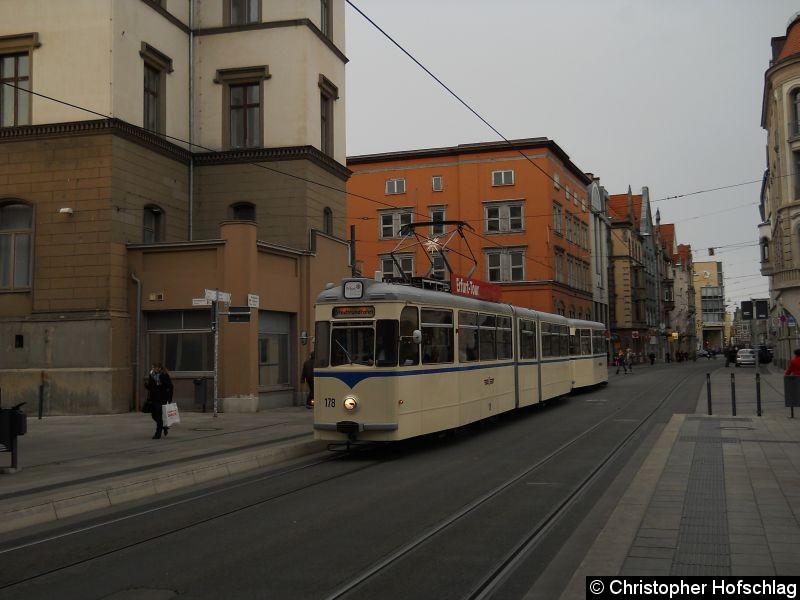 Bild: TW 178+274 am Hauptbahnhof.