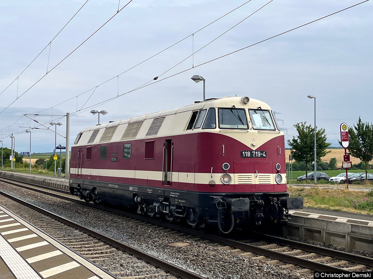 118 719-4 bei der Durchfahrt in Erfurt Vieselbach