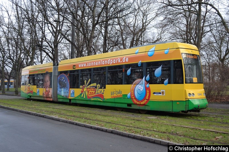 Bild: TW 1343 als Linie 2 an der Endstelle Naunhofer Straße.