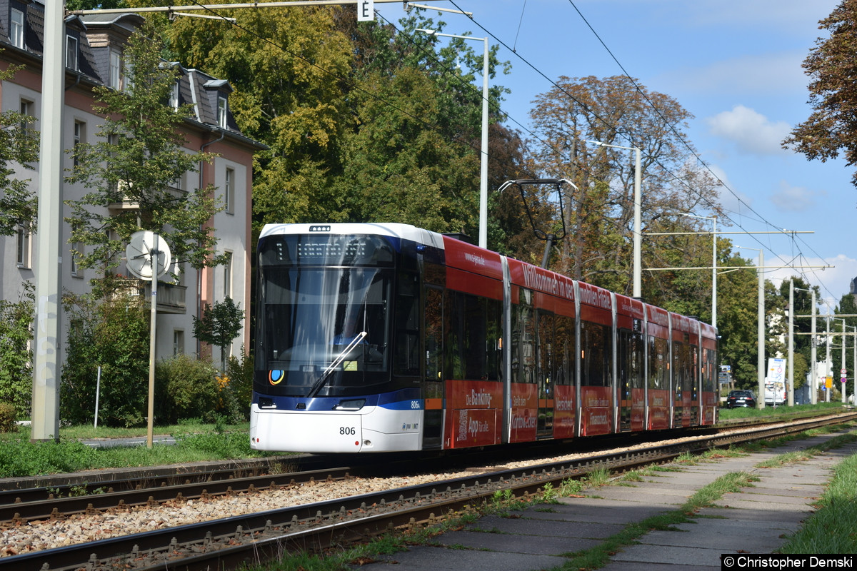 TW 806 als Linie 1 nach Lobeda-Ost auf der Kahlaische Straße, kurz vor der Haltestelle Felsenkeller.