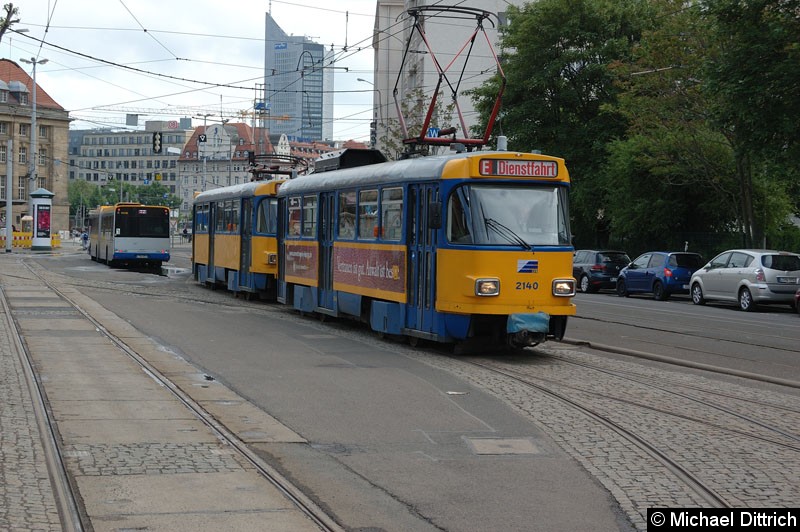 Bild: 2140 und Anhang als Dienstfahrt bei der Einfahrt in der Wendestelle Hauptbahnhof.