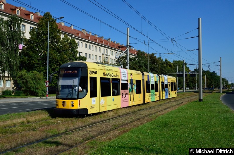 Bild: 2632 als Linie 1 in der Grunaer Straße zwischen den Haltestellen Deutsches Hygiene-Museum und Pirnaischer Platz.
