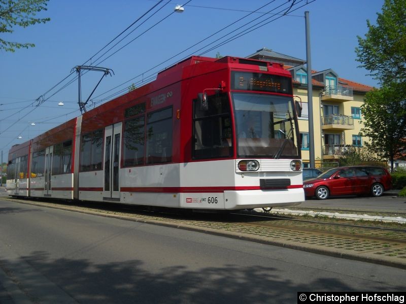 Bild: TW 606 auf der Stadtbahnlinie 2 in Bereich Walter-Gropius-Straße.