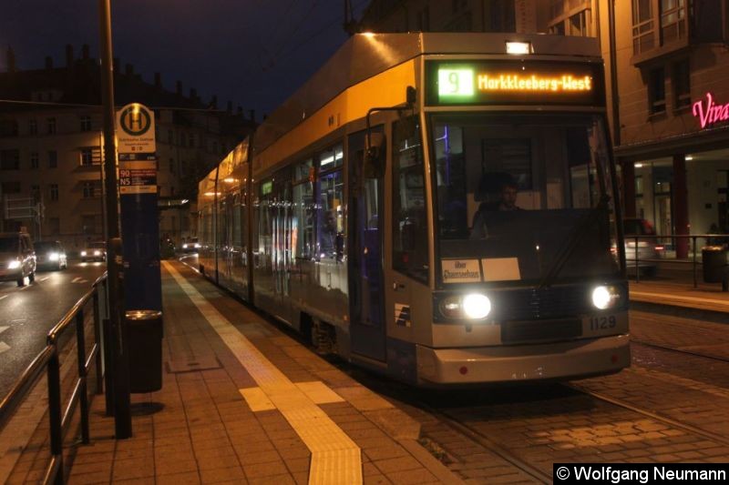 Bild: Wieder einmal Straßenbahn-Linienverkehr auf der Wittenberger Str., wenn auch nur für 6 Wochen.
Grund dafür sind Bauarbeiten an der DB-Brücke Berliner Str. die aber auch noch länger andauern.