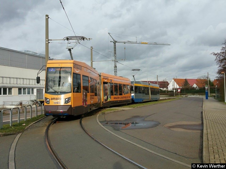 Bild: Eine Leoliner-Traktion als Linie 7 an der Endstelle Sommerfeld.