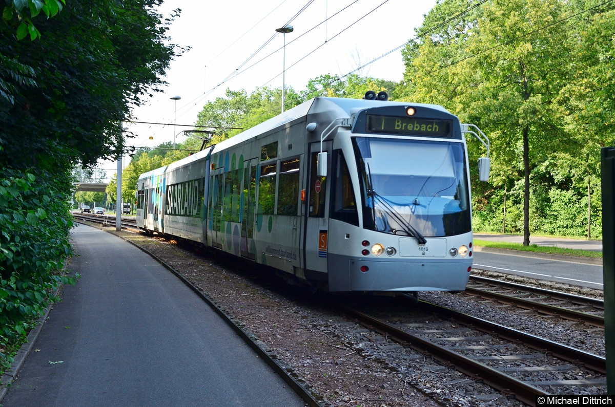 1019 auf dem Weg nach Brebach zwischen den Haltestellen Heinrichshaus und Siedlerheim.