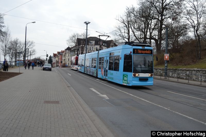 Bild: TW 615+605 auf der Schillerstraße/Stadtparkkopf als Linie 1 in Richtung Thüringenhalle.