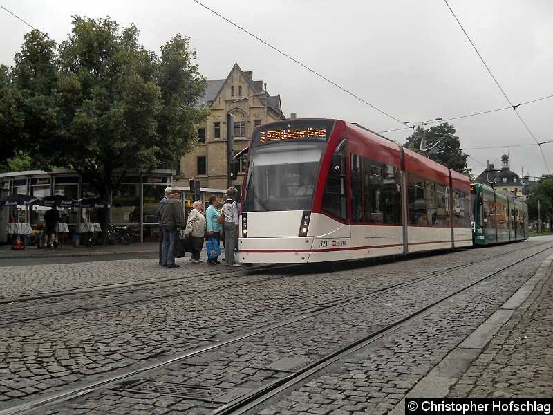 Bild: TW 723+635 als Linie 3 an der Haltestelle Domplatz Nord .