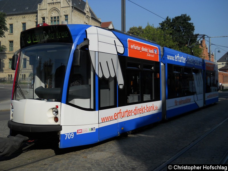 Bild: Am Domplatz als zweiter Wagen .