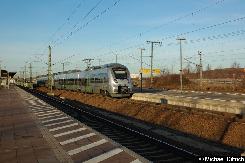 Bild: Als S5X nach Zwickau Hbf. verlässt der 1442 616 und 1442 113 den Bahnhof Leipzig Messe.