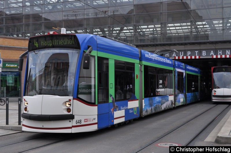 Bild: TW 648 auf der Linie 4 am Hauptbahnhof.