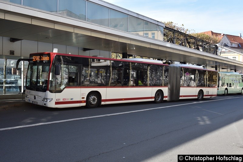 Bild: Wagen 431, als Linie 52 in Richtung GVZ,Zalando, wartet auf seine Abfahrt am Busbahnhof.